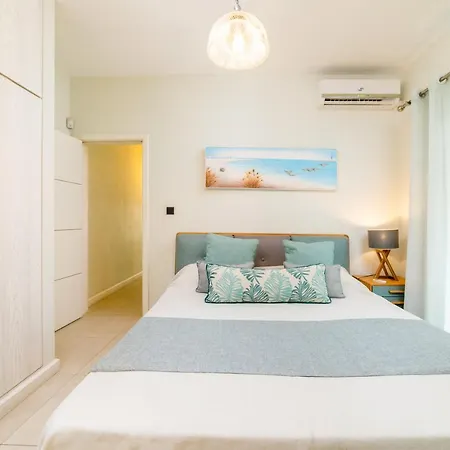 Beachcove Apt No 10 Pereybere Beach Exterior foto