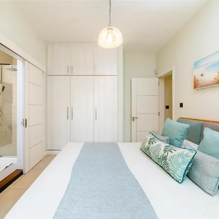 Beachcove Apt No 10 Pereybere Beach Exterior foto