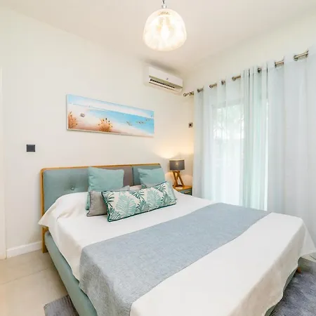 Beachcove Apt No 10 Pereybere Beach Exterior foto